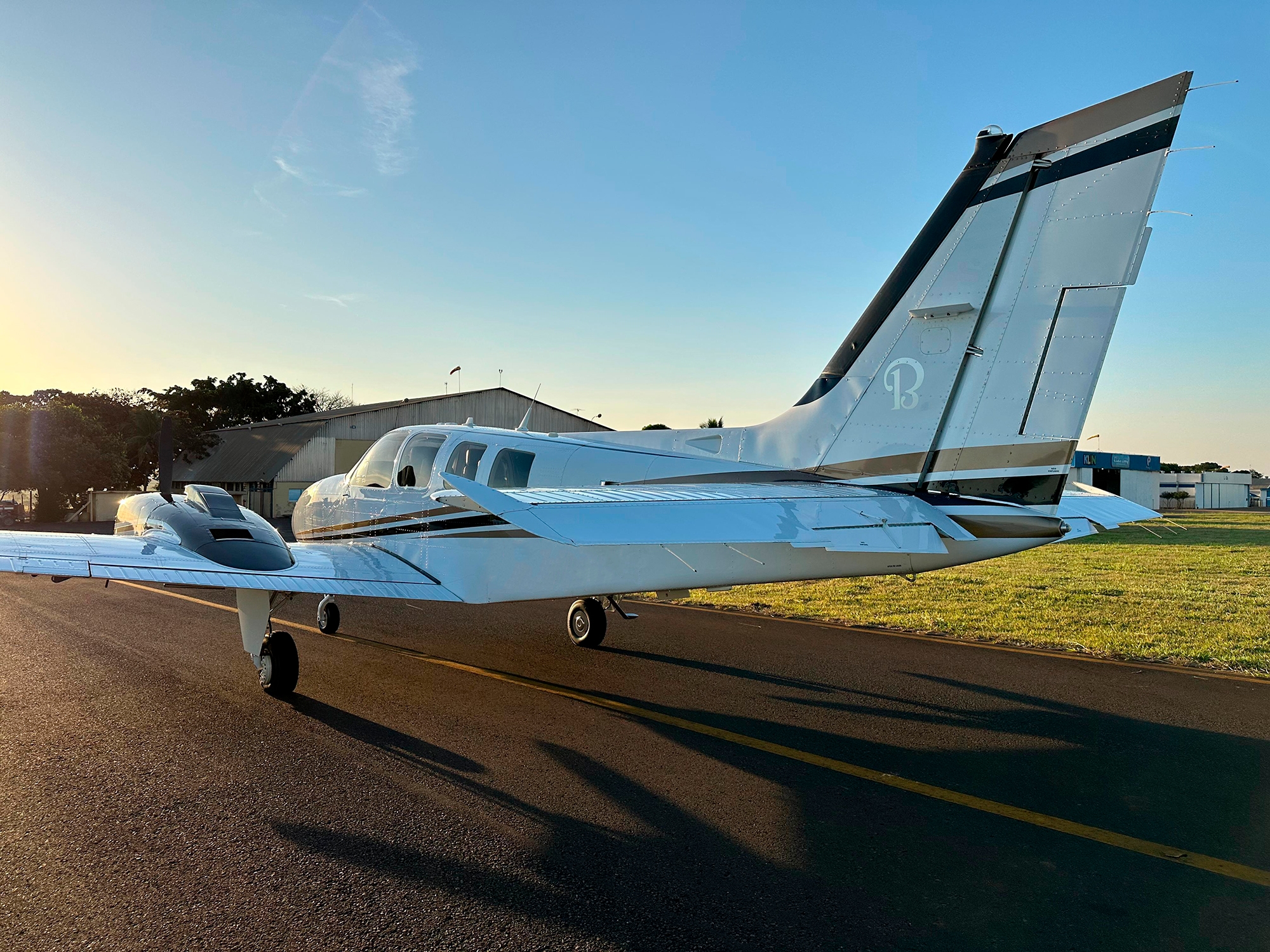 Beechcraft Baron G58 – Ano 2008 – 1.900 H.T.