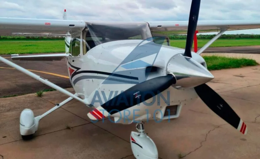 Cessna 182 – Year 1998 – 2,950 H.T., photo 1