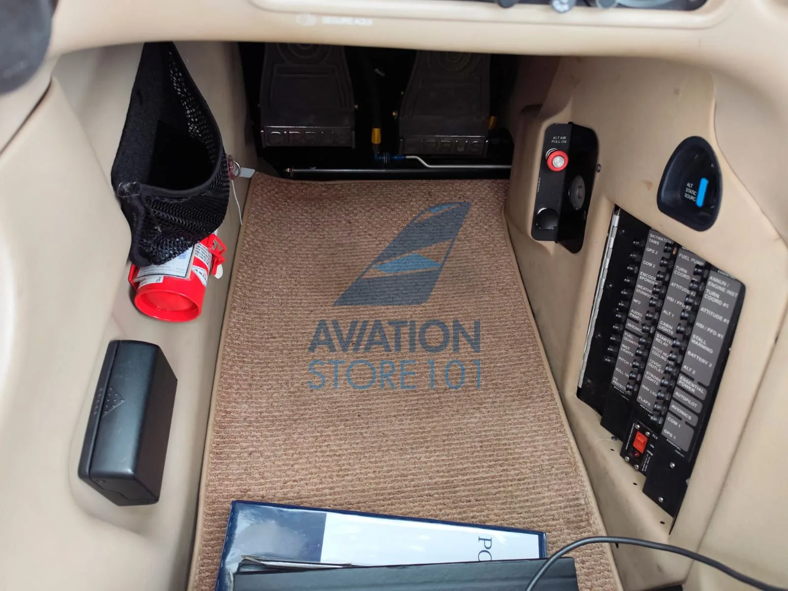 Avião Cirrus SR20 – Ano 2006 – 2.890 H.T.