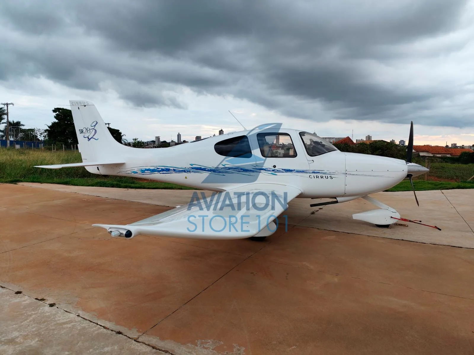 Avião Cirrus SR20 – Ano 2006 – 2.890 H.T.