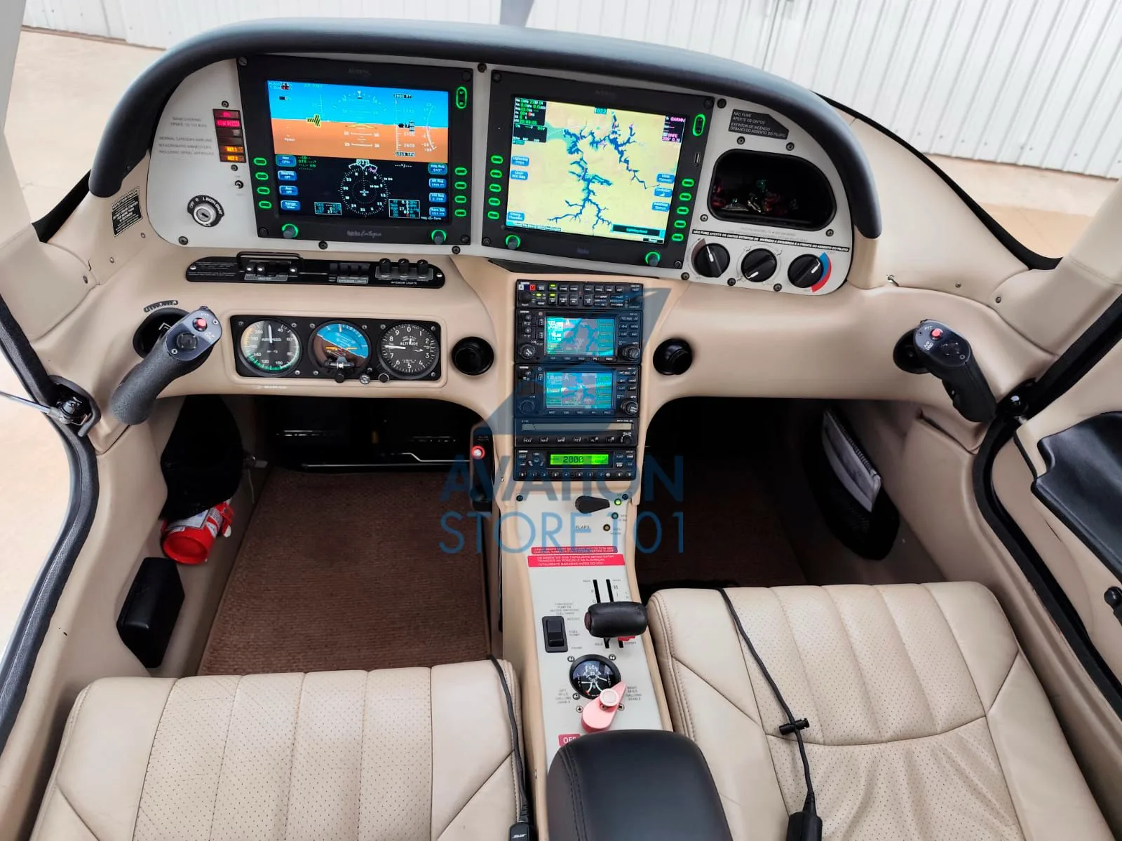 Avião Cirrus SR20 – Ano 2006 – 2.890 H.T.