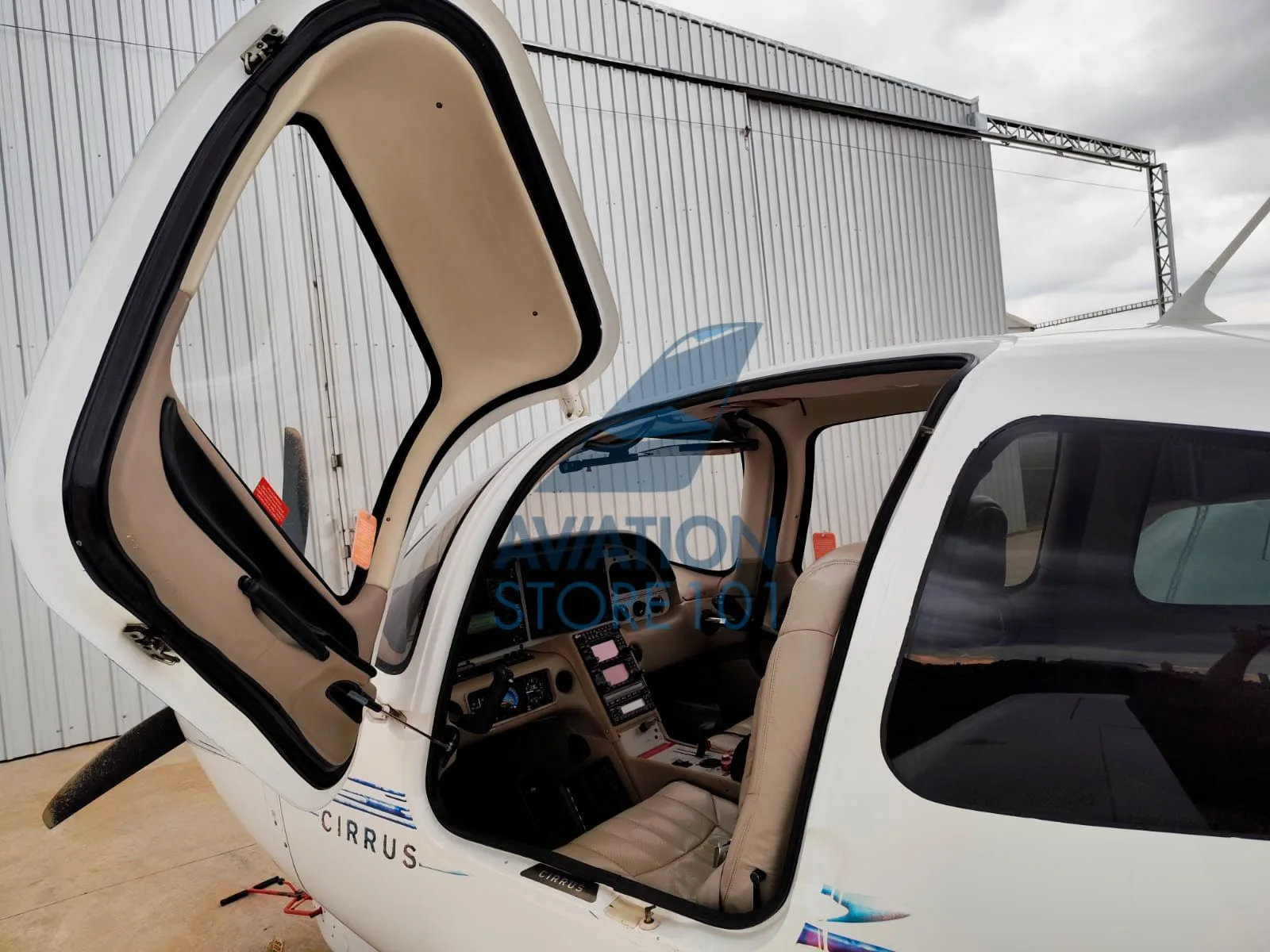 Avião Cirrus SR20 – Ano 2006 – 2.890 H.T.