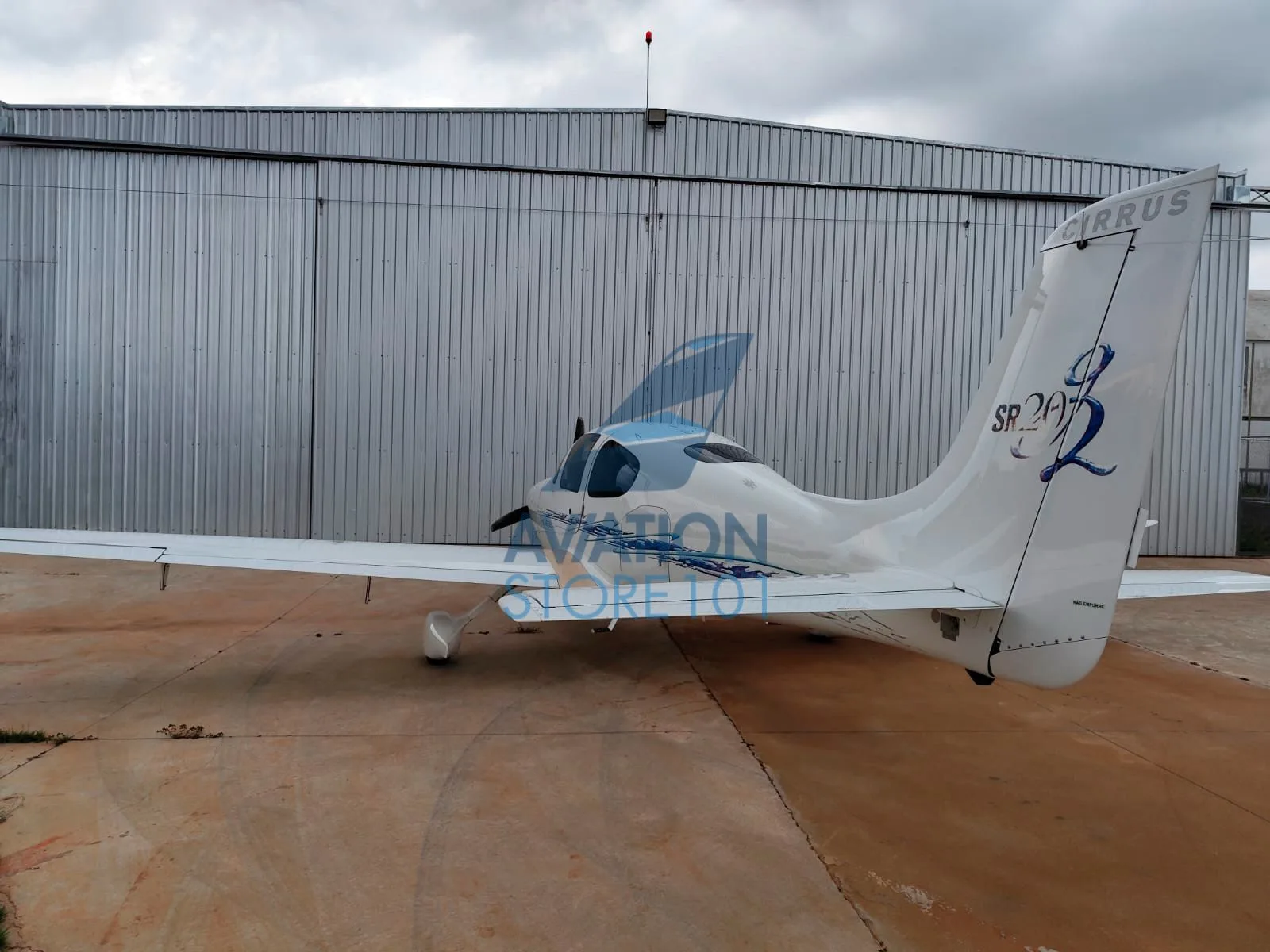 Avião Cirrus SR20 – Ano 2006 – 2.890 H.T.