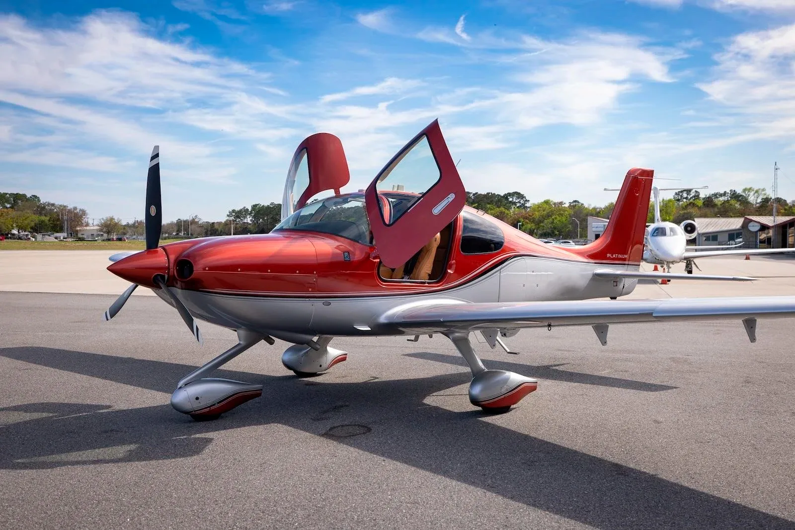 Avião Cirrus SR22 G6 – Ano 2018 – 395 H.T.