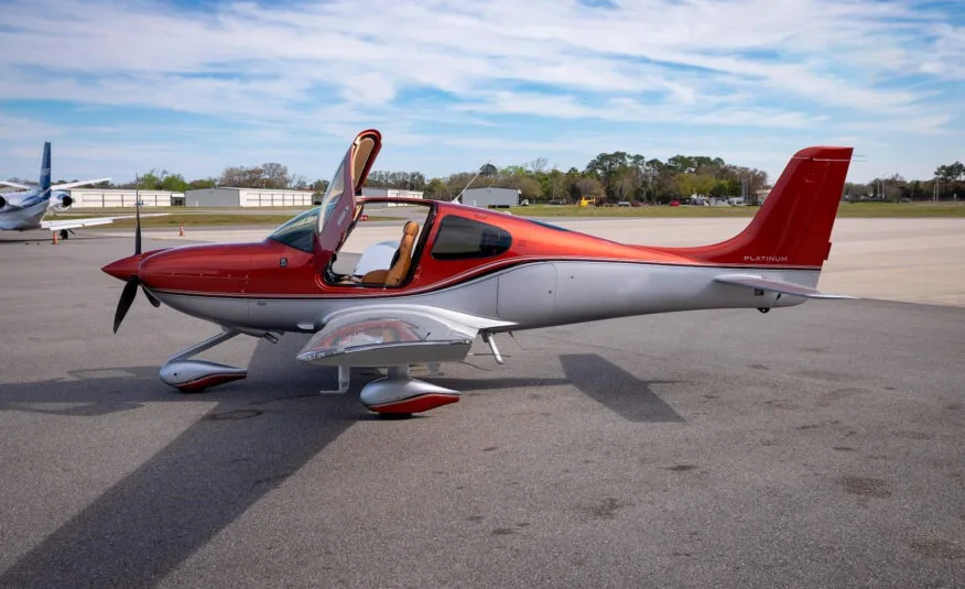 Avião Cirrus SR22 G6 – Ano 2018 – 395 H.T.