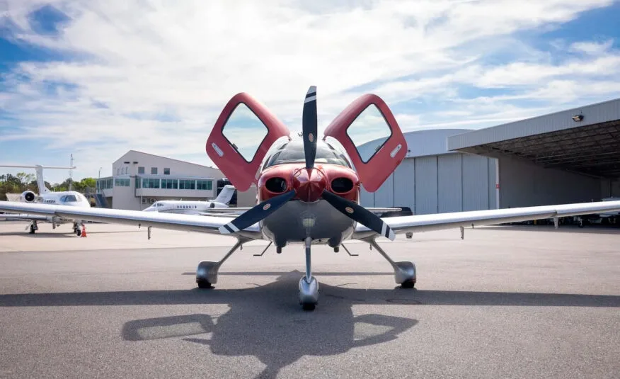 Avião Cirrus SR22 G6 – Ano 2018 – 395 H.T.