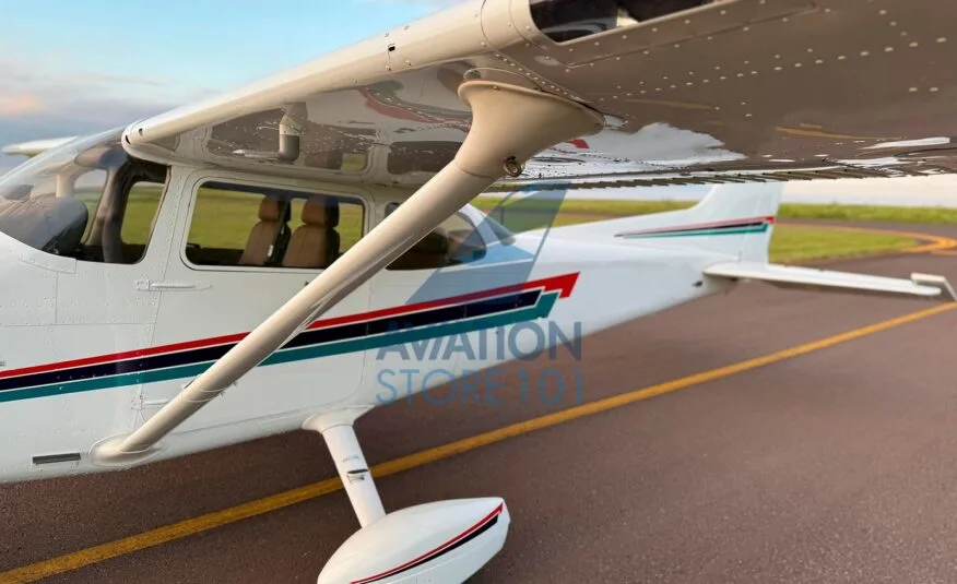 Avião Cessna 172R Skyhawk- Ano 2002 – 1.480 H.T.