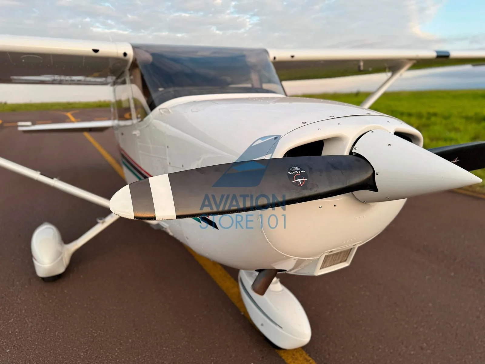 Avião Cessna 172R Skyhawk- Ano 2002 – 1.480 H.T.