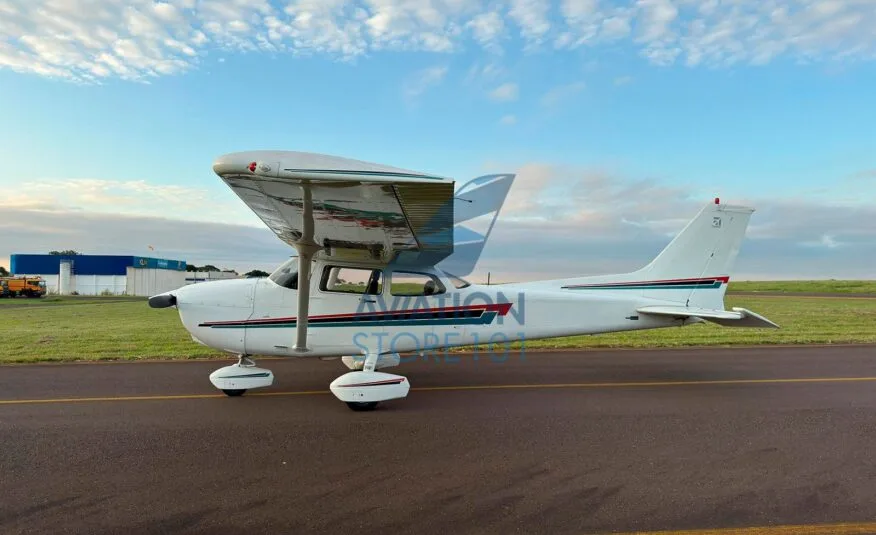 Avião Cessna 172R Skyhawk- Ano 2002 – 1.480 H.T.