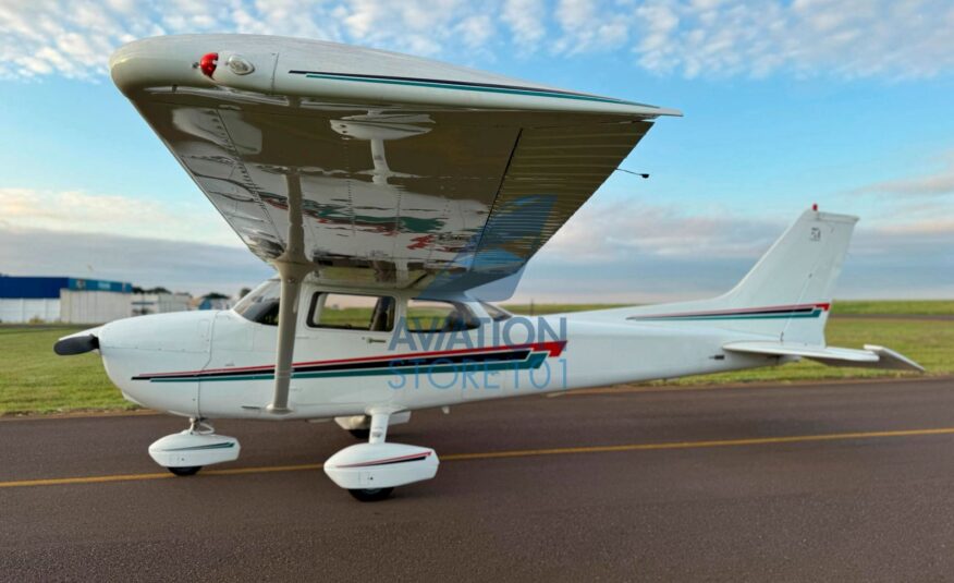 Avião Cessna 172R Skyhawk- Ano 2002 – 1.480 H.T.