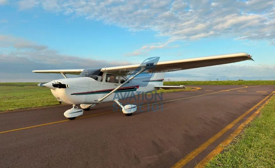 Avião Cessna 172R Skyhawk- Ano 2002 – 1.480 H.T.
