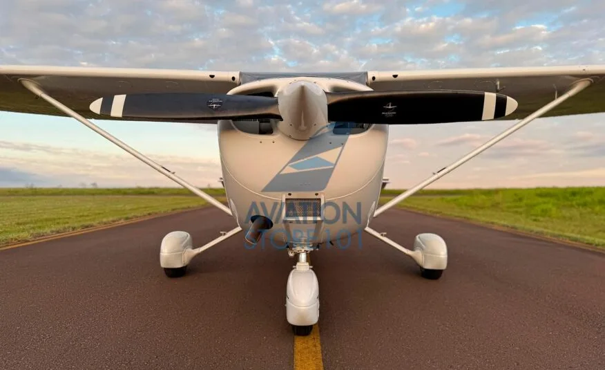 Avião Cessna 172R Skyhawk- Ano 2002 – 1.480 H.T.