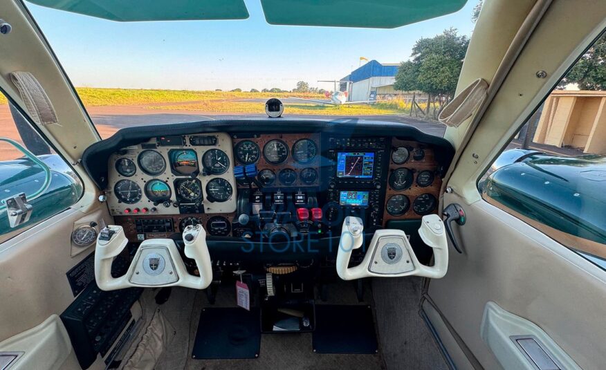 Avião Beechcraft Baron 58 – Ano 1983 – 1.250 H.T.