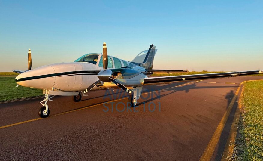 Avião Beechcraft Baron 58 – Ano 1983 – 1.250 H.T.