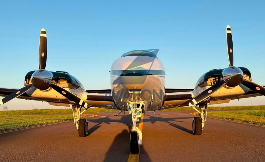 Avião Beechcraft Baron 58 – Ano 1983 – 1.250 H.T.