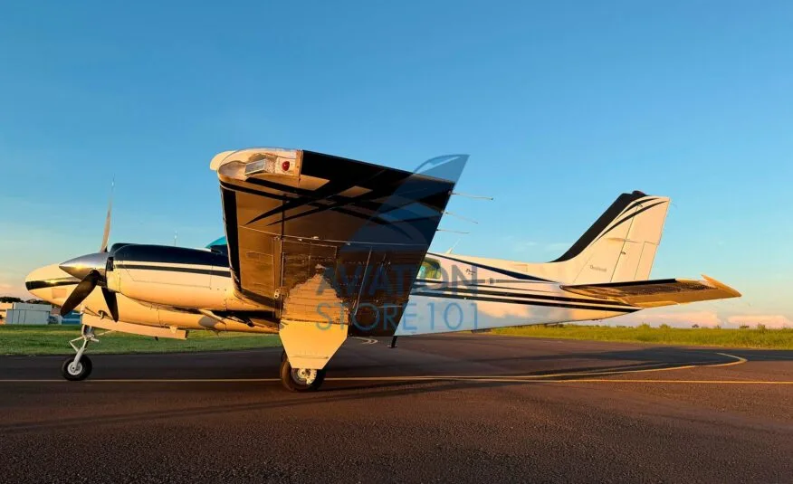 Avião Beechcraft Baron 58 – Ano 1998 – 2.400 H.T.
