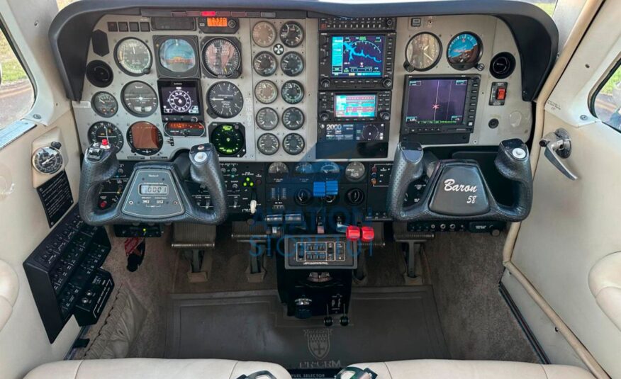 Avião Beechcraft Baron 58 – Ano 1998 – 2.400 H.T.