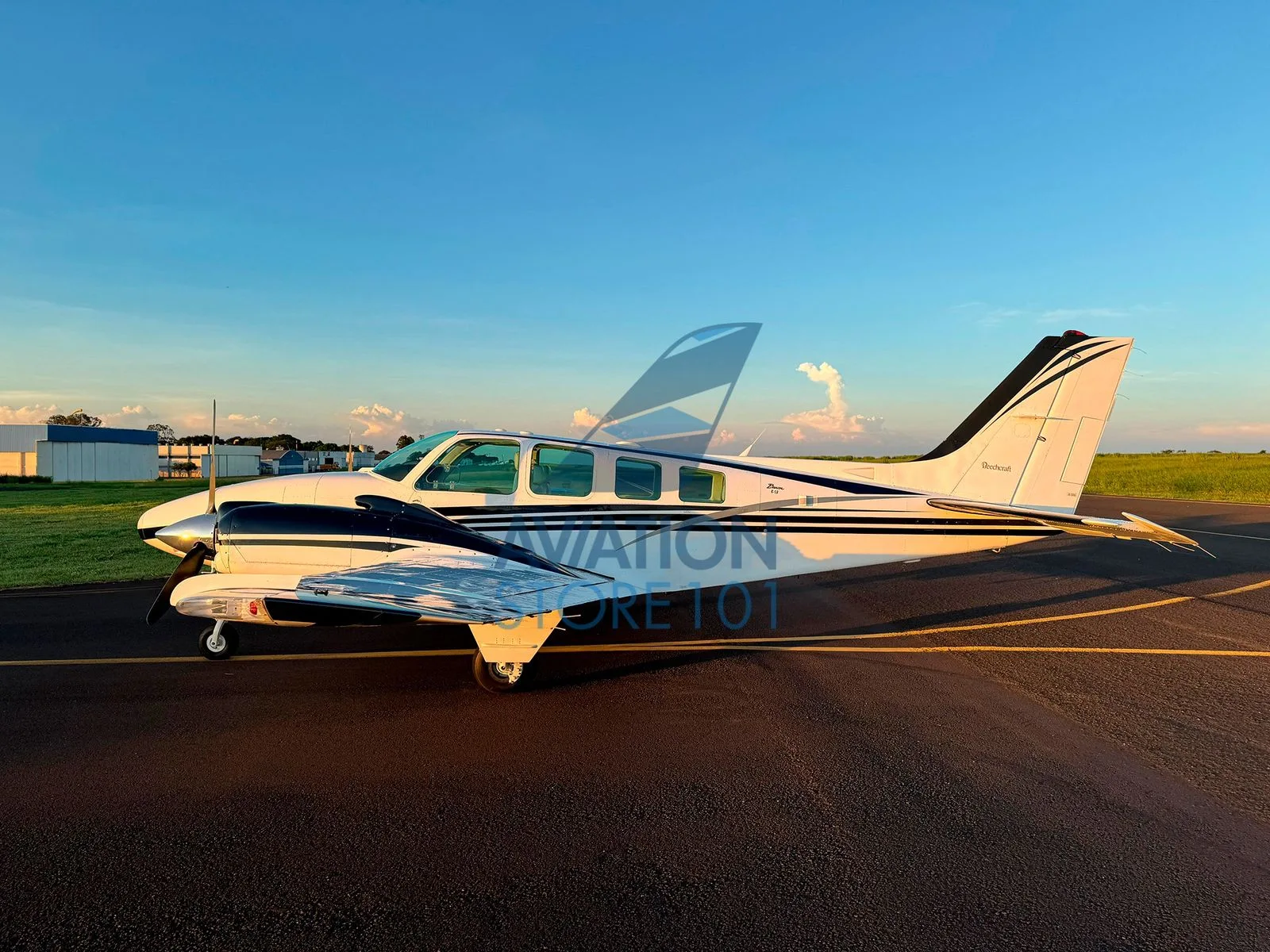 Avião Beechcraft Baron 58 – Ano 1998 – 2.400 H.T.