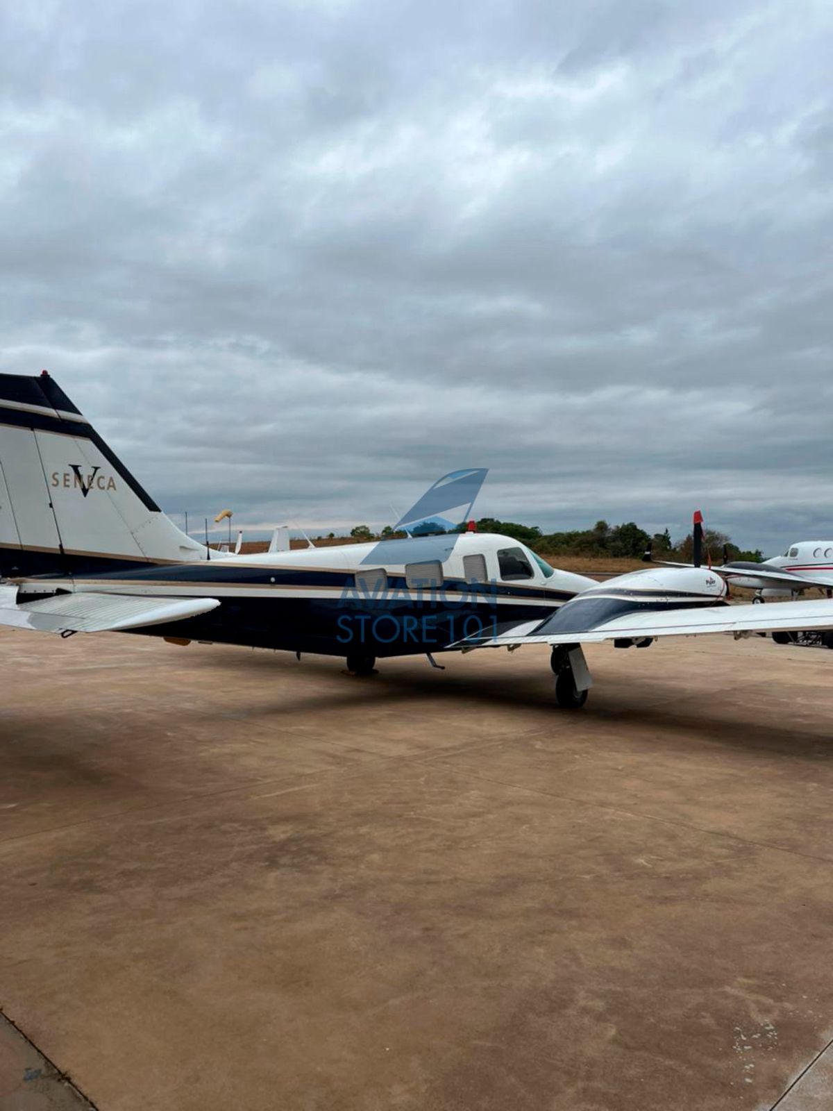 Avião Piper Seneca V PA-34-220T – Ano 1998 – 3.350 H.T.