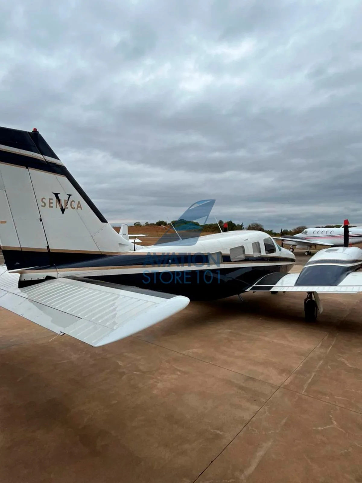 Avião Piper Seneca V PA-34-220T – Ano 1998 – 3.350 H.T.