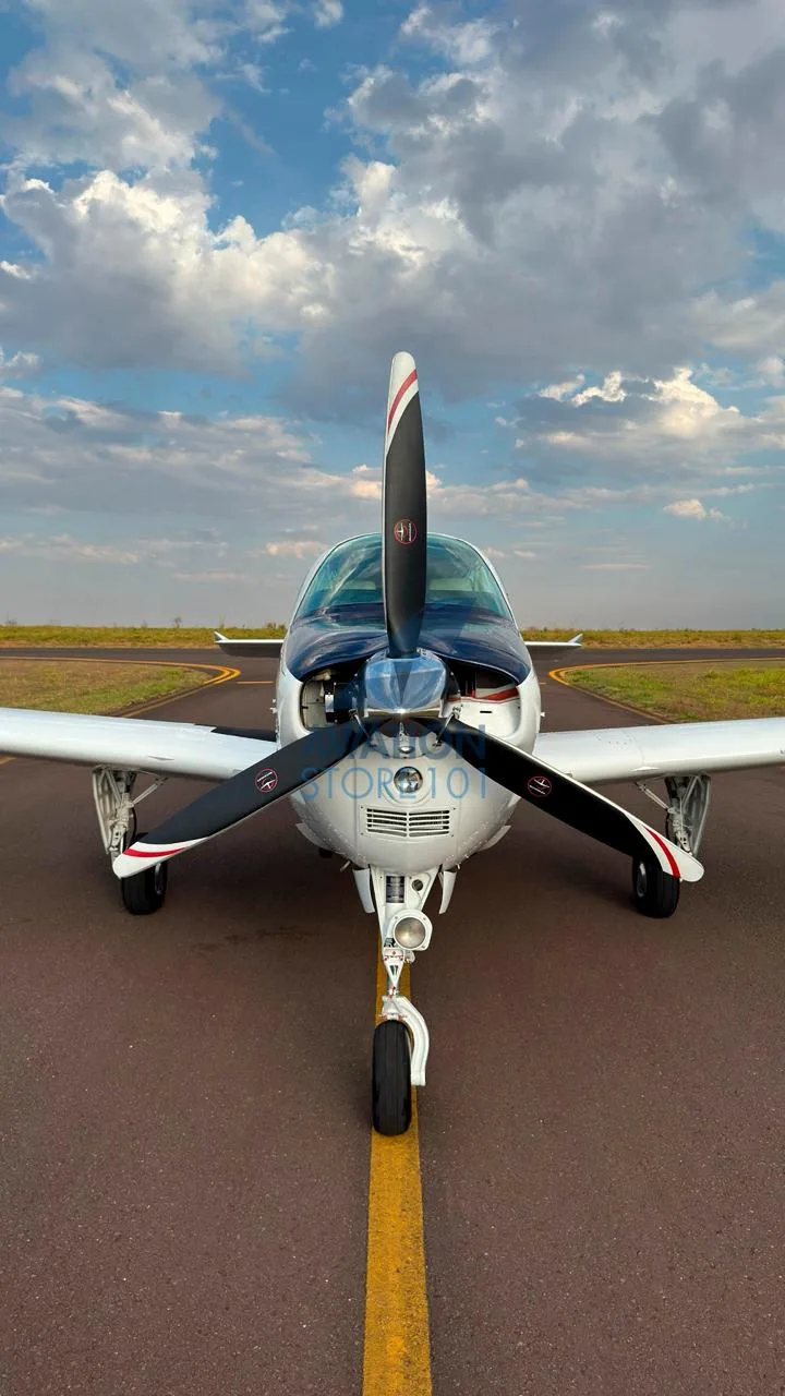 Beechcraft Bonanza A36 – Ano 1989 – 5.380 H.T.
