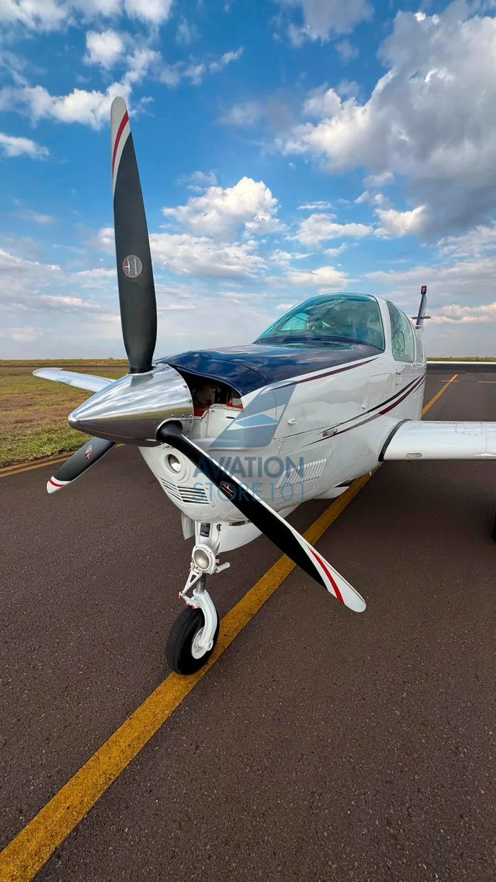 Beechcraft Bonanza A36 – Ano 1989 – 5.380 H.T.