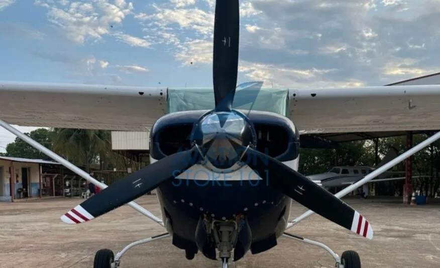 Avião Cessna 172R Skyhawk – Ano 1982 – 3.900 H.T.
