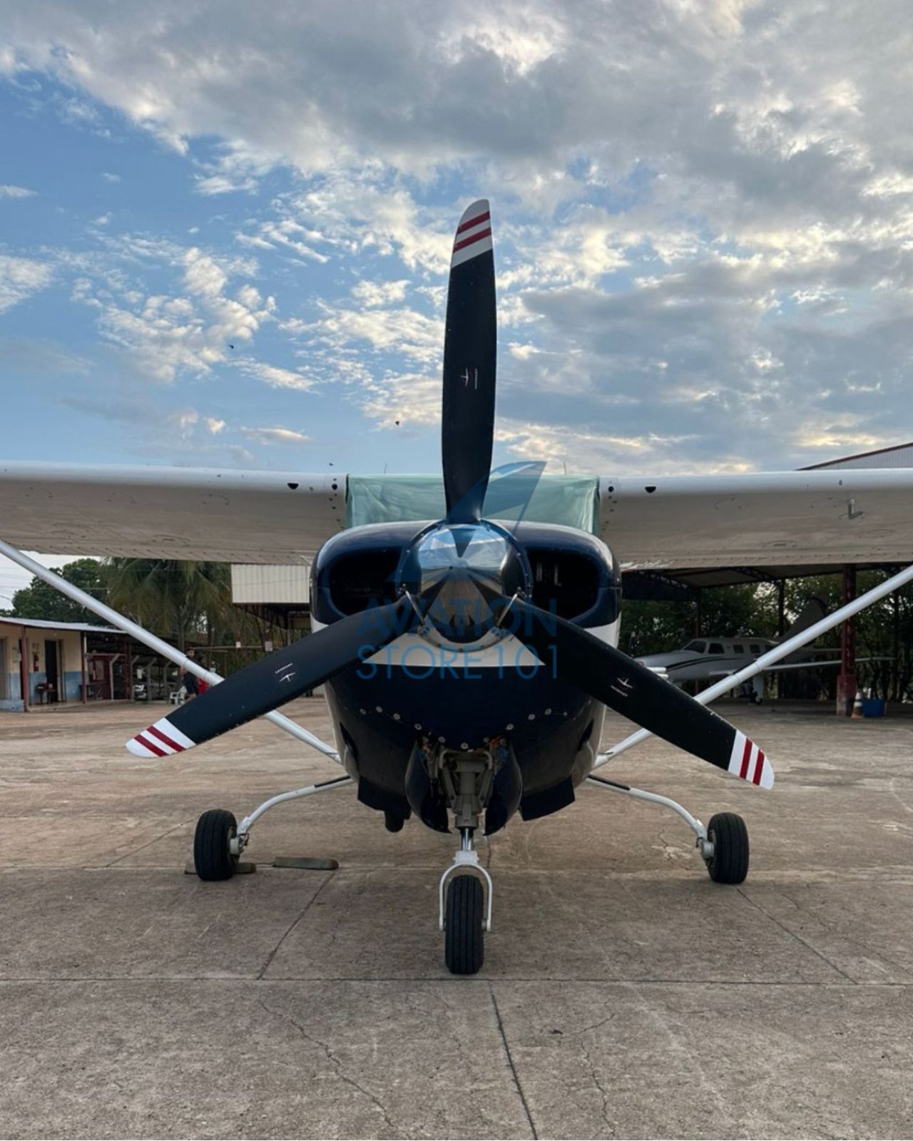 Avião Cessna 172R Skyhawk – Ano 1982 – 3.900 H.T.