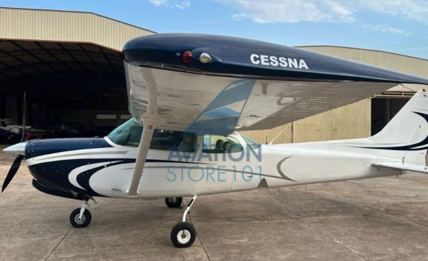 Avião Cessna 172R Skyhawk – Ano 1982 – 3.900 H.T.