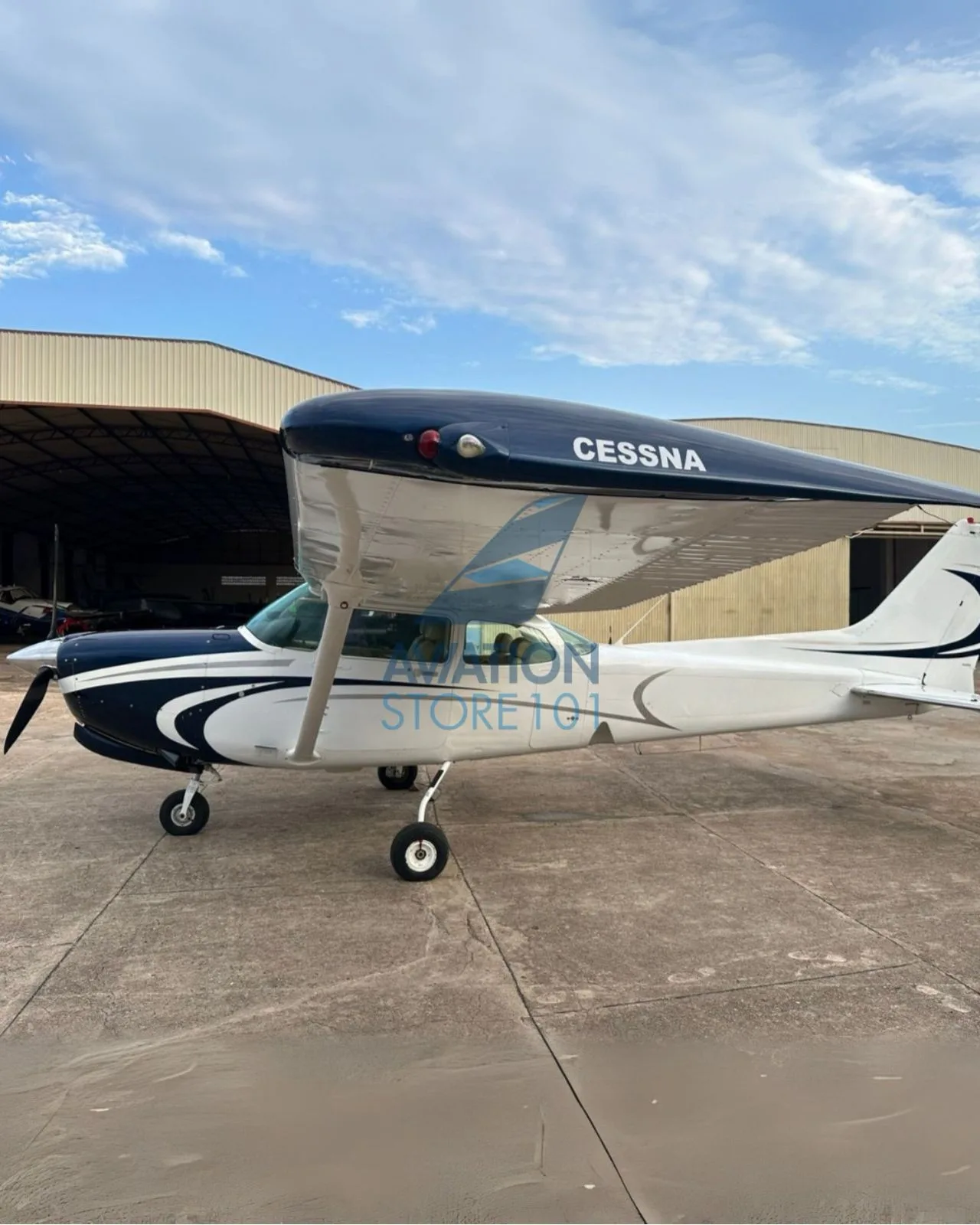 Avião Cessna 172R Skyhawk – Ano 1982 – 3.900 H.T.