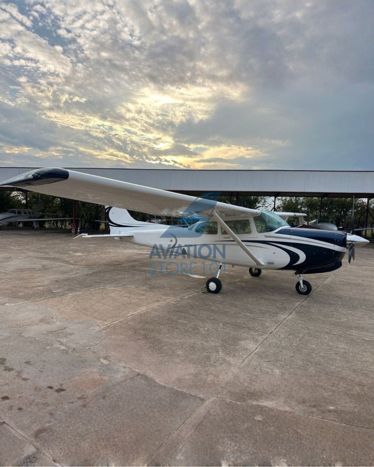 Avião Cessna 172R Skyhawk – Ano 1982 – 3.900 H.T.