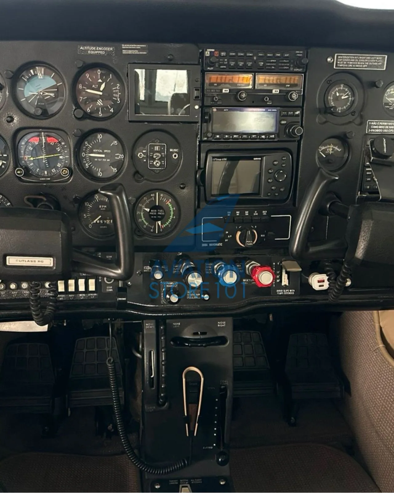 Avião Cessna 172R Skyhawk – Ano 1982 – 3.900 H.T.