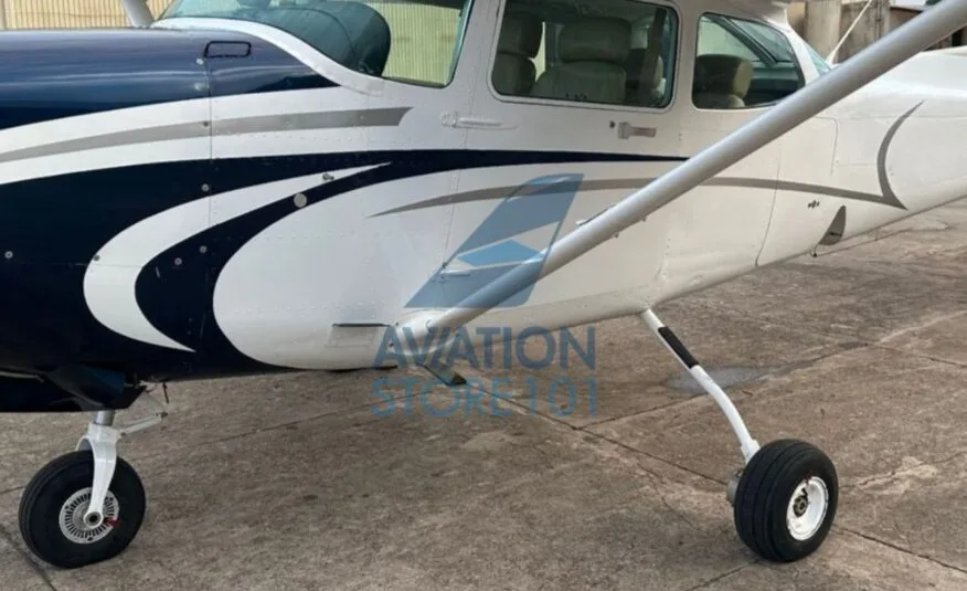 Avião Cessna 172R Skyhawk – Ano 1982 – 3.900 H.T.