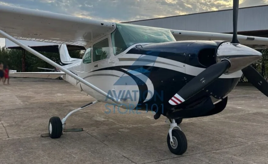 Avião Cessna 172R Skyhawk – Ano 1982 – 3.900 H.T.