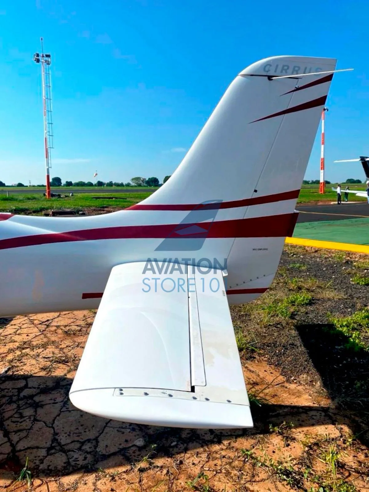 Avião Cirrus SR20 – Ano 2000 – 2.750 H.T.