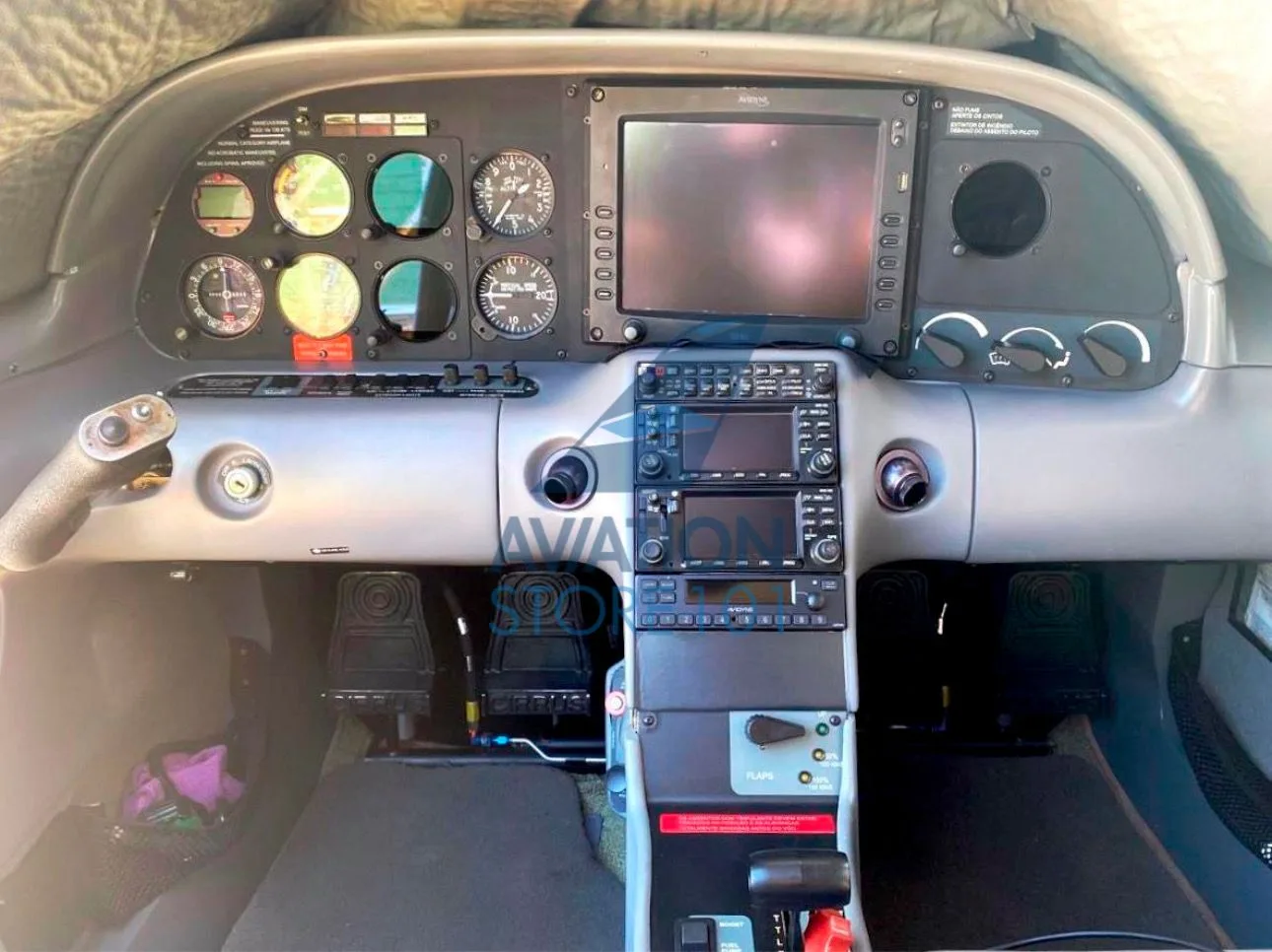 Avião Cirrus SR20 – Ano 2000 – 2.750 H.T.