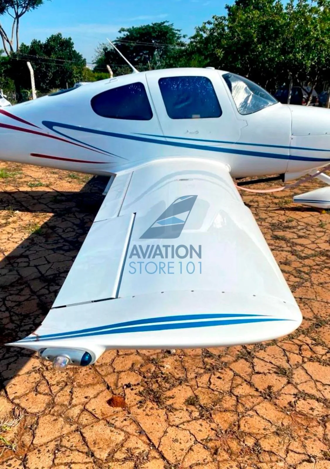 Avião Cirrus SR20 – Ano 2000 – 2.750 H.T.