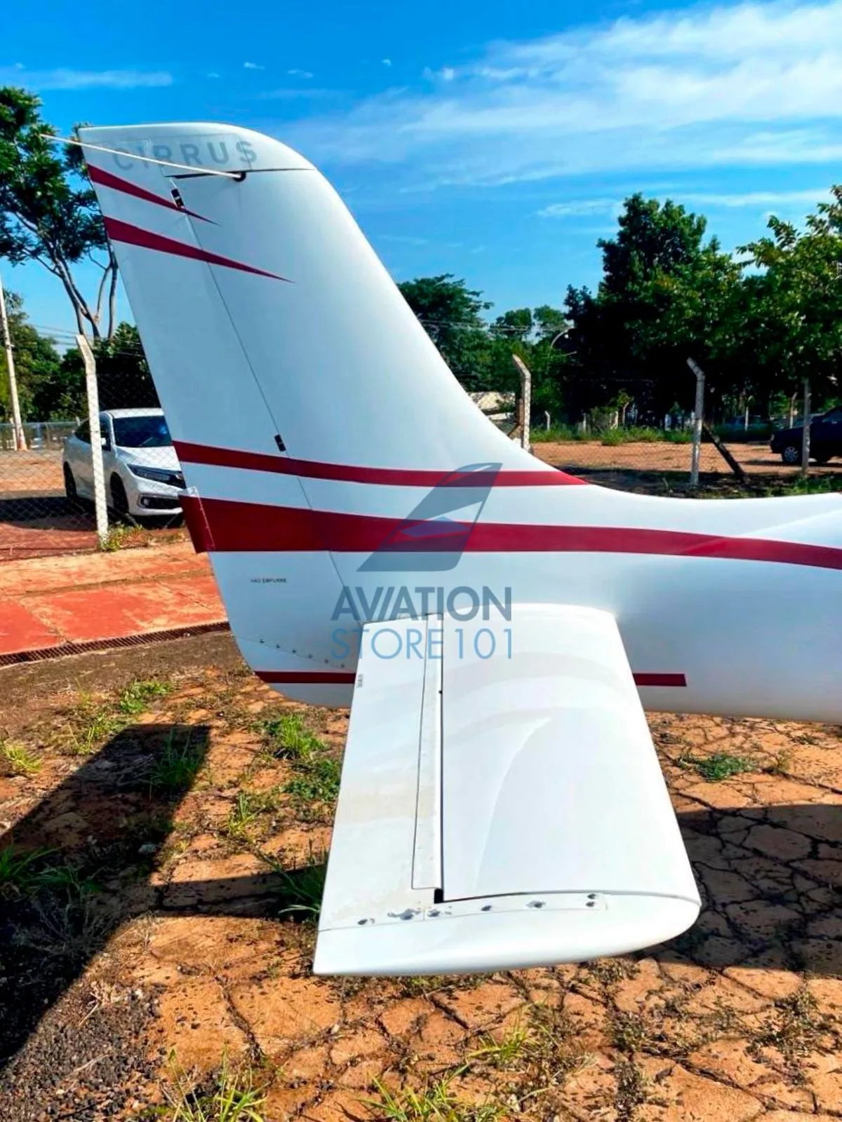 Avião Cirrus SR20 – Ano 2000 – 2.750 H.T.