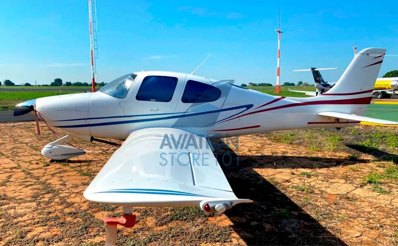 Avião Cirrus SR20 – Ano 2000 – 2.750 H.T.