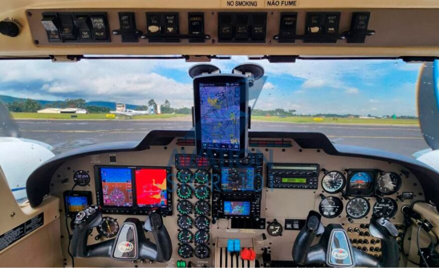 Avião Piper Seneca V PA-34-220T – Ano 2001 – 3.225 H.T.