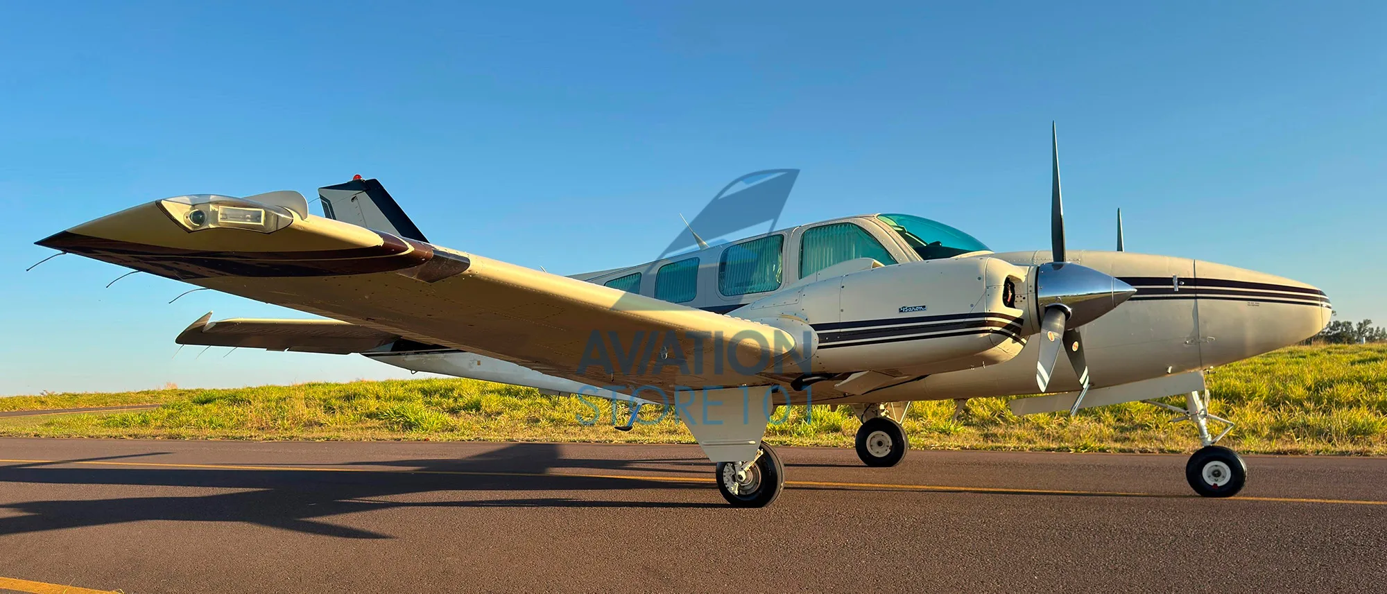 Avião Beechcraft Baron B58 – Ano 1984 – 2.600 H.T.