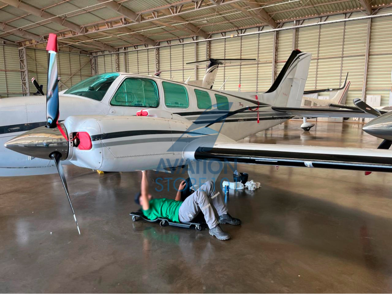 Avião Beechcraft Baron 58 – Ano 1998 – 3.300 H.T.