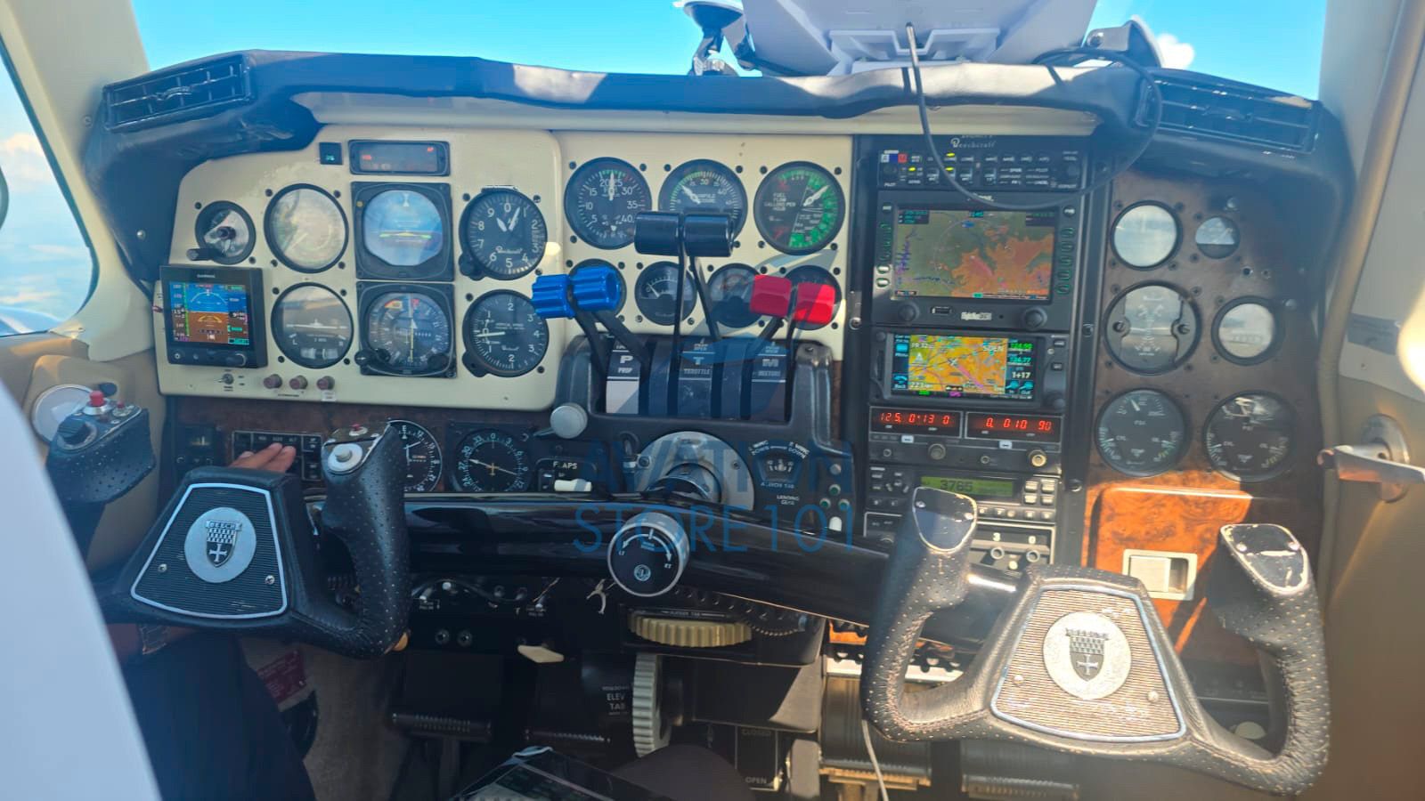 Avião Beechcraft Baron 58 – Ano 1980 à Venda