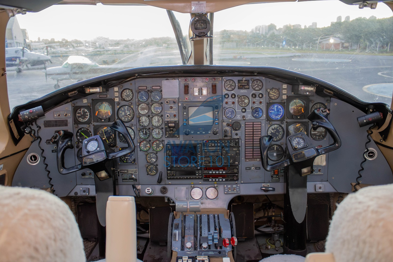 Avião Embraer Xingu EMB-121A – Ano 1979 à Venda
