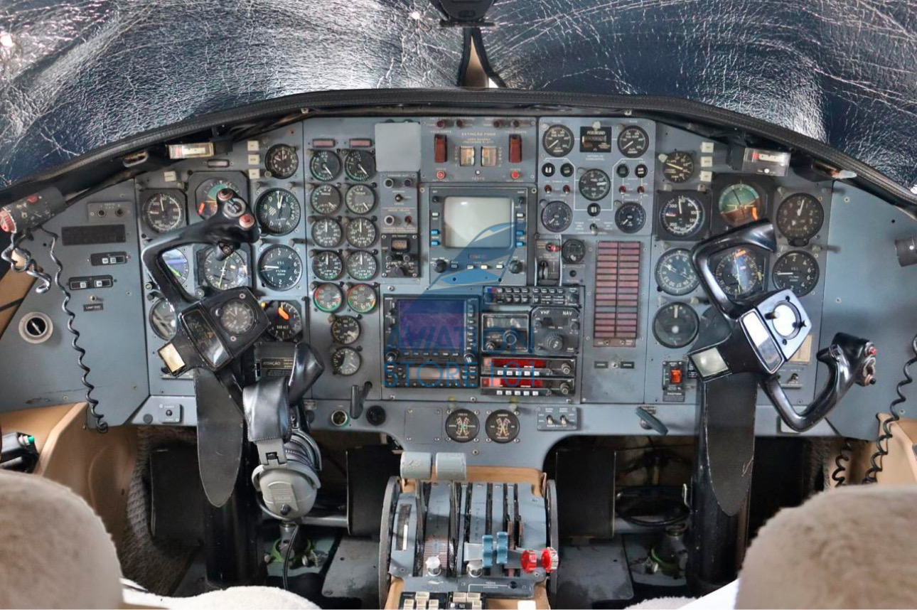 Avião Embraer Xingu EMB-121A – Ano 1979 à Venda