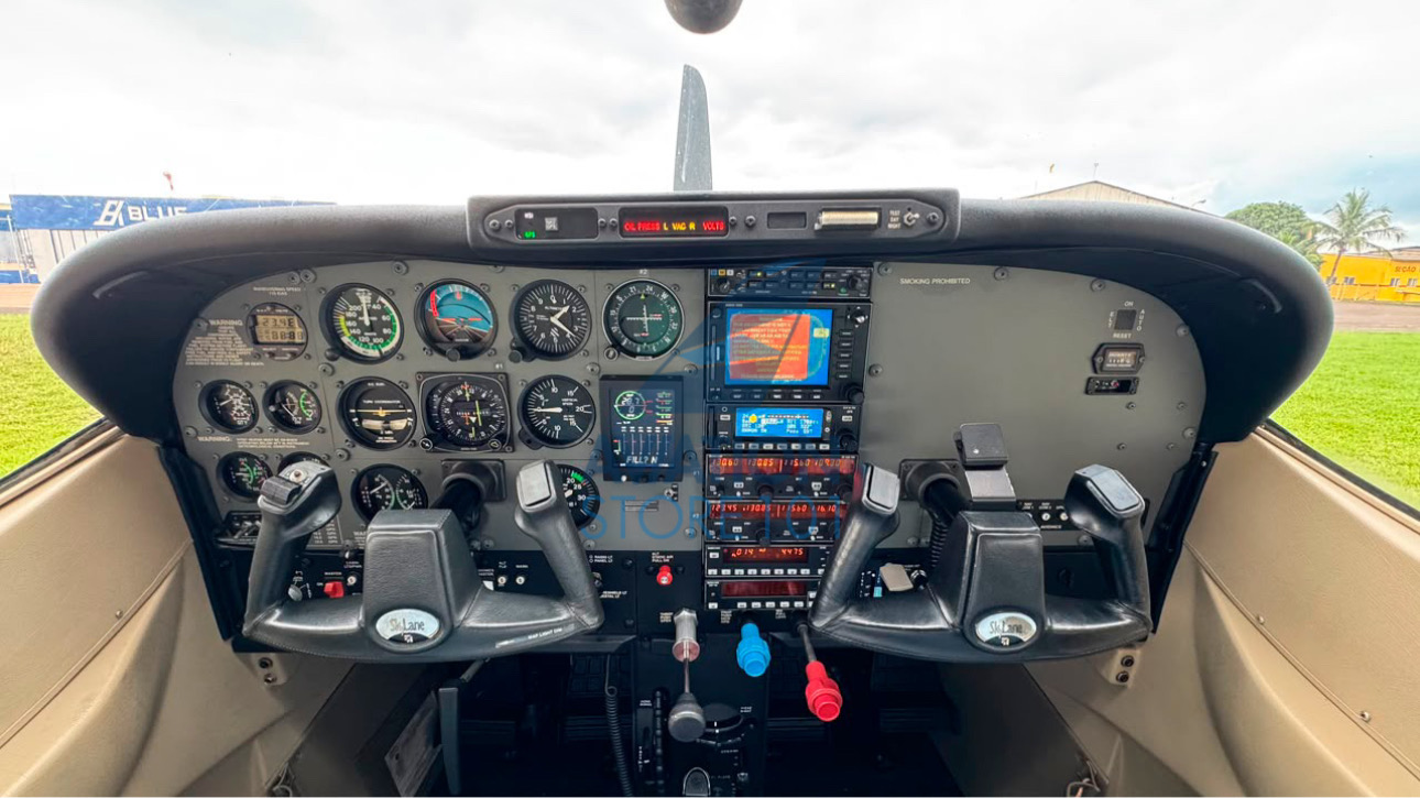 Cessna 182 Skylane – Ano 2003 – 2.300 H.T.