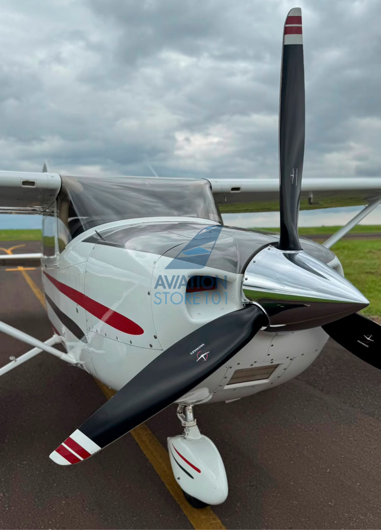 Cessna 182 Skylane – Ano 2003 – 2.300 H.T.
