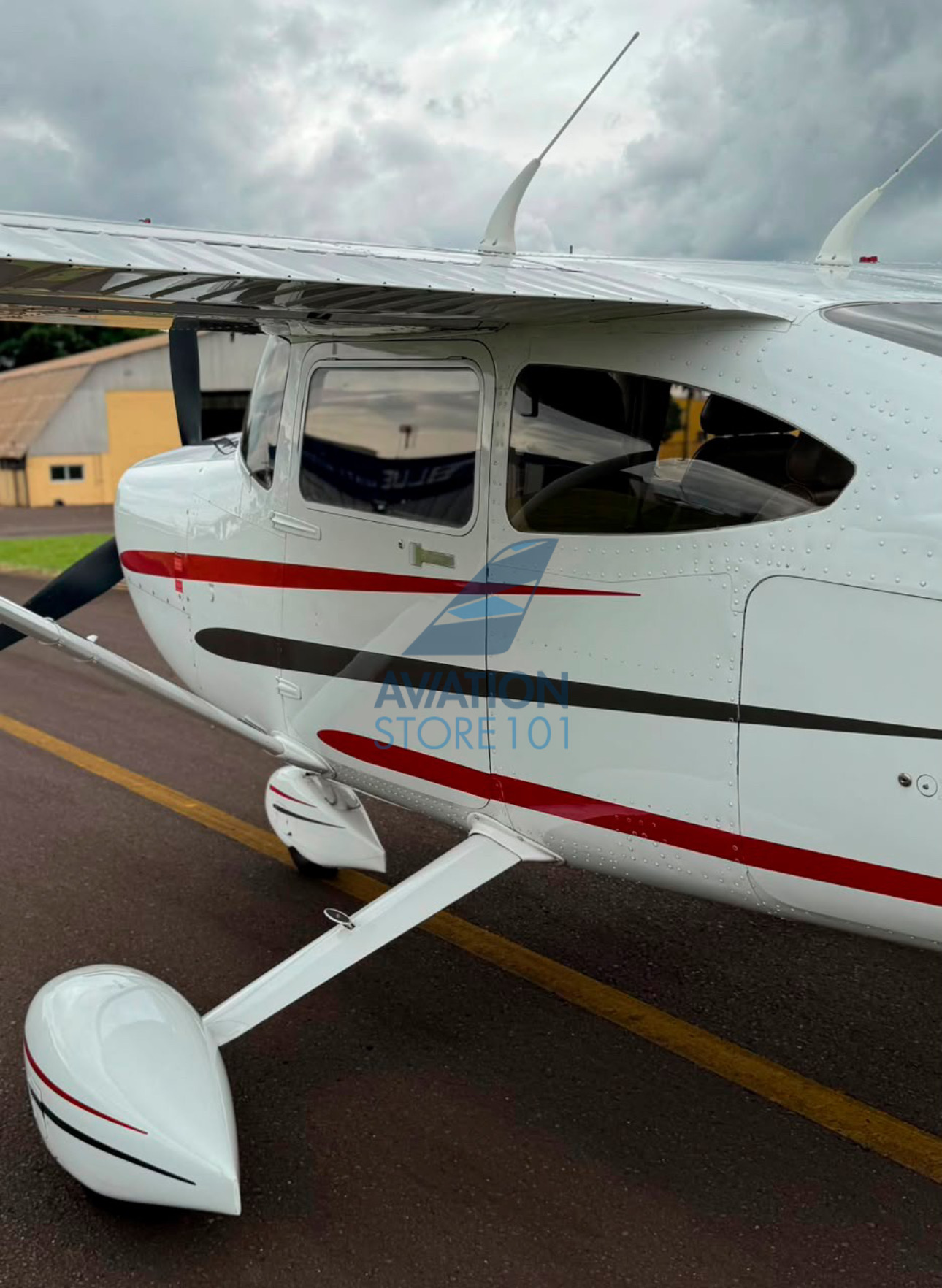 Cessna 182 Skylane – Ano 2003 – 2.300 H.T.