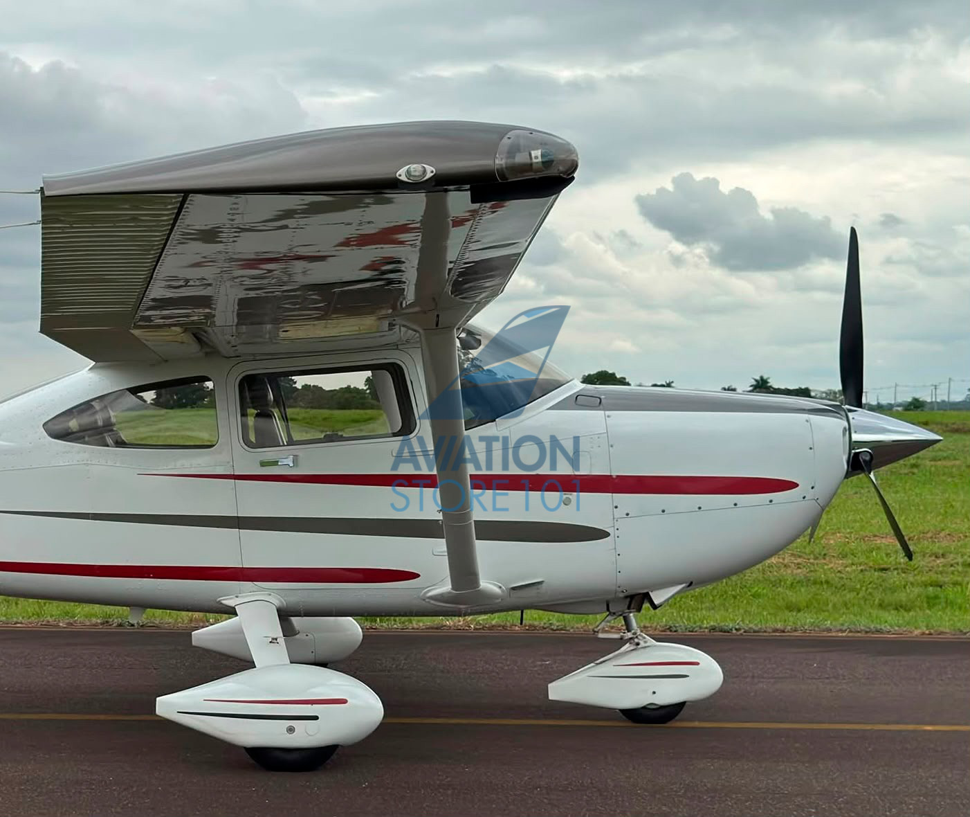 Cessna 182 Skylane – Ano 2003 – 2.300 H.T.